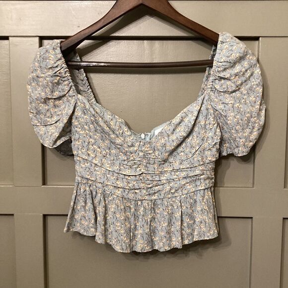 Astr Sweetheart Neck Puff Sleeve Floral Print Ruched Center Top XS NWT - Picture 2 of 9